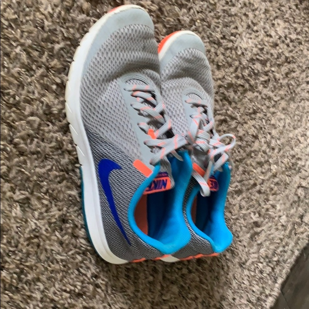 Nike 8.5 shoes women